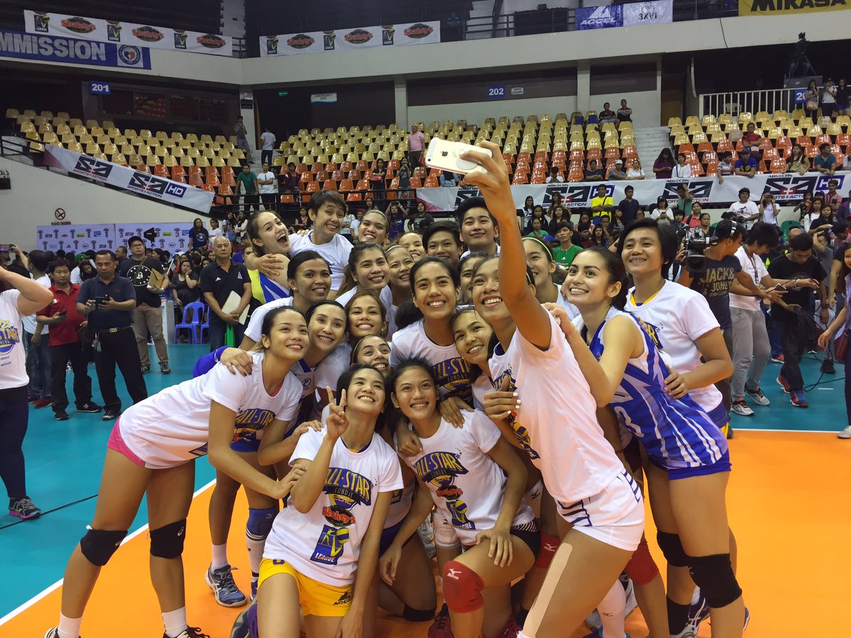Alyssa Valdez takes a selfie with the rest of the Shakey's V-League stars after the charity game. Bong Lozada/INQUIRER.net