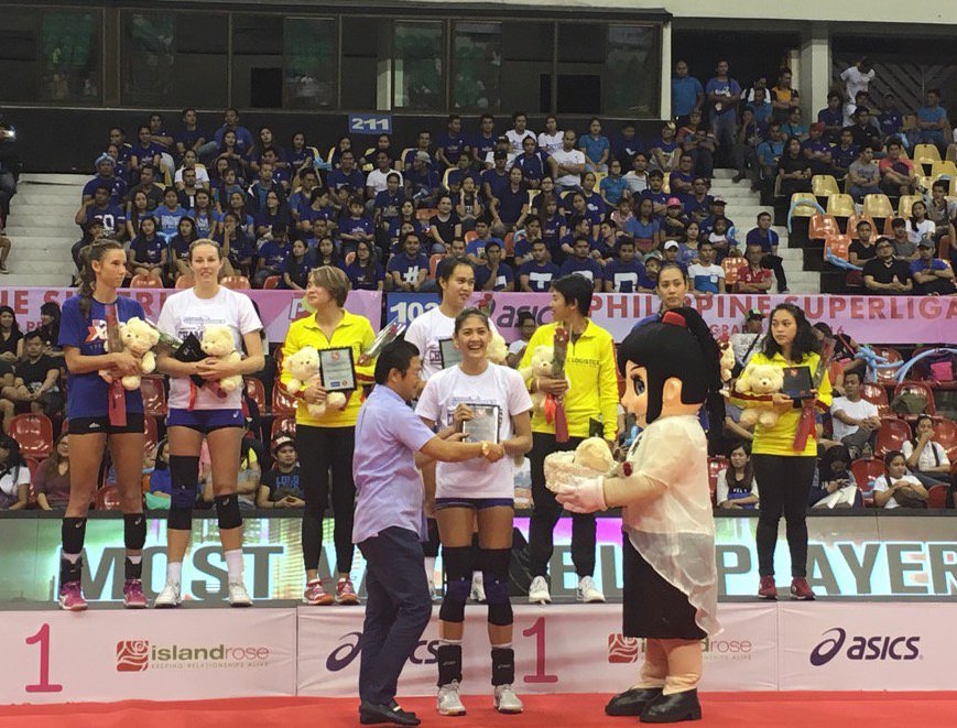 Jaja Santiago receives her MVP Award. Photo by Marc Reyes