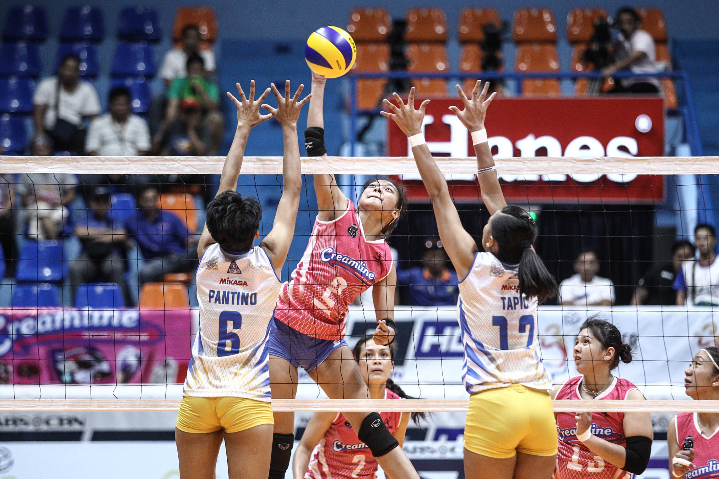 Valdez Carries Creamline To First Win Inquirer Sports