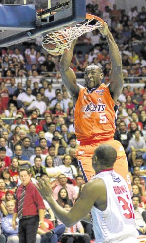 Meralco import Allen Durham is expected to create matchup problems for Ginebra coach Tim Cone (left) and import Justin Brownlee (foreground). —AUGUST DELA CRUZ