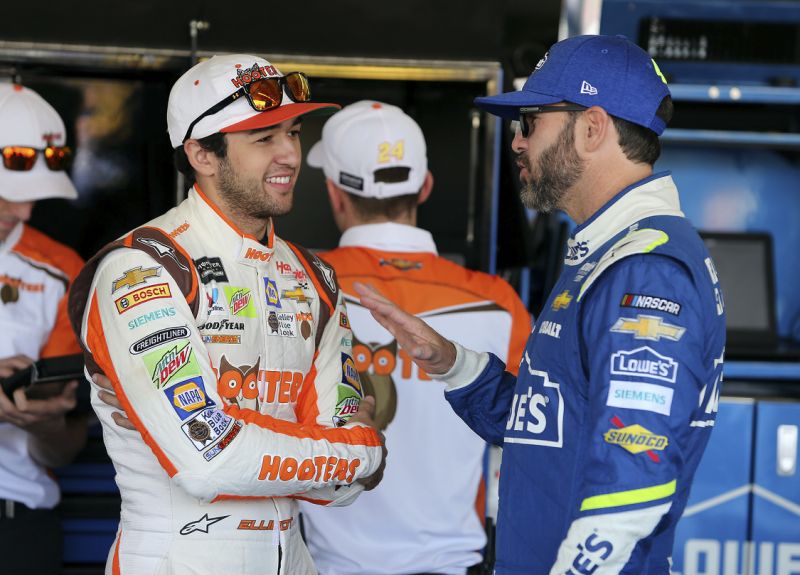 Jimmie Johnson's title reign ends with wreck in Phoenix | Inquirer Sports