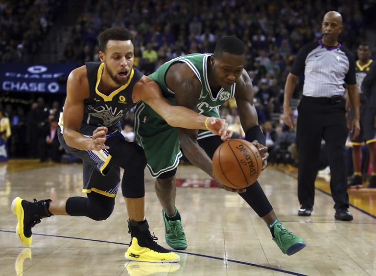 Curry Scores 13 Points Over Final 1:42, Warriors Beat Celtics ...