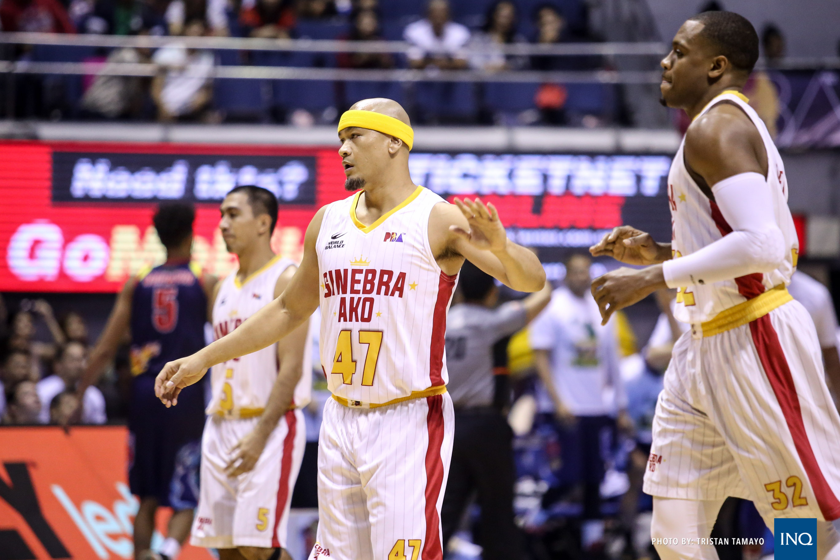 Mark Caguioa And Jayjay Helterbrand