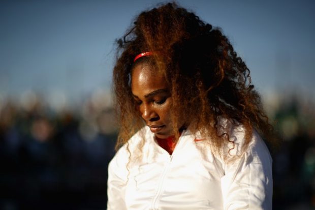 SAN JOSE, CA - JULY 31: Serena Williams of the United States serves gets ready by her chair before her match against Johanna Konta of Great Britain during Day 2 of the Mubadala Silicon Valley Classic at Spartan Tennis Complex on July 31, 2018 in San Jose, California.   Ezra Shaw/Getty Images/AFP