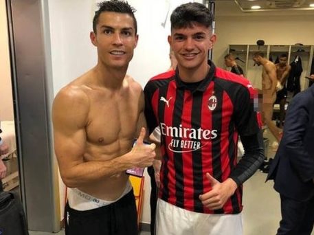 LOOK: A naked Chiellini photobombs Ronaldo-Bellanova 