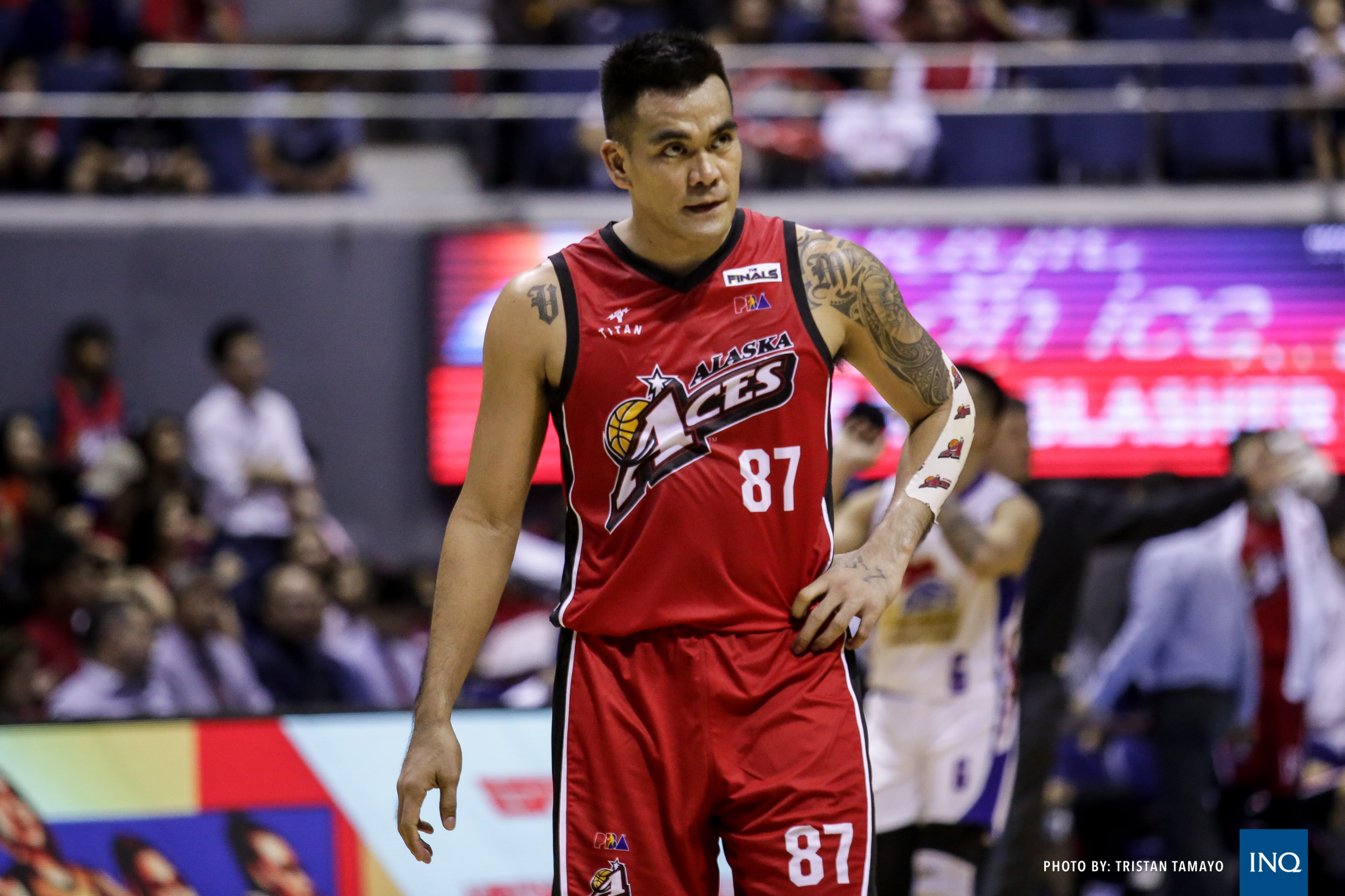 Vic Manuel left frustrated by knee pain as Aces go down 0-2 in PBA ...