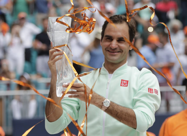  Federer wins 101st title, beating Isner in Miami Open final