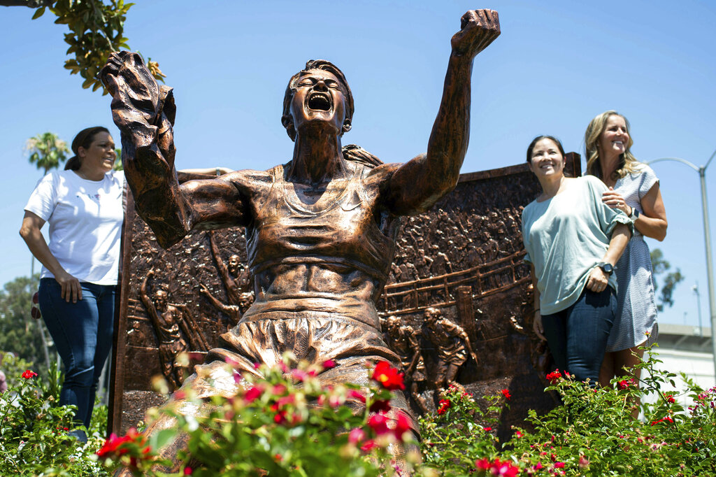 Brandi Chastain Statue Soccer