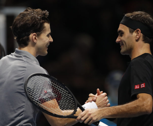 Thiem beats Federer at ATP Finals; Djokovic cruises