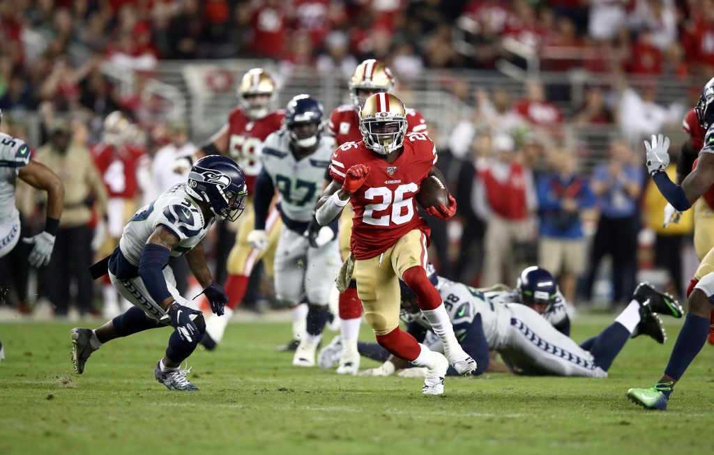 Seahawks, 49ers battle for division crown in NFL season finale