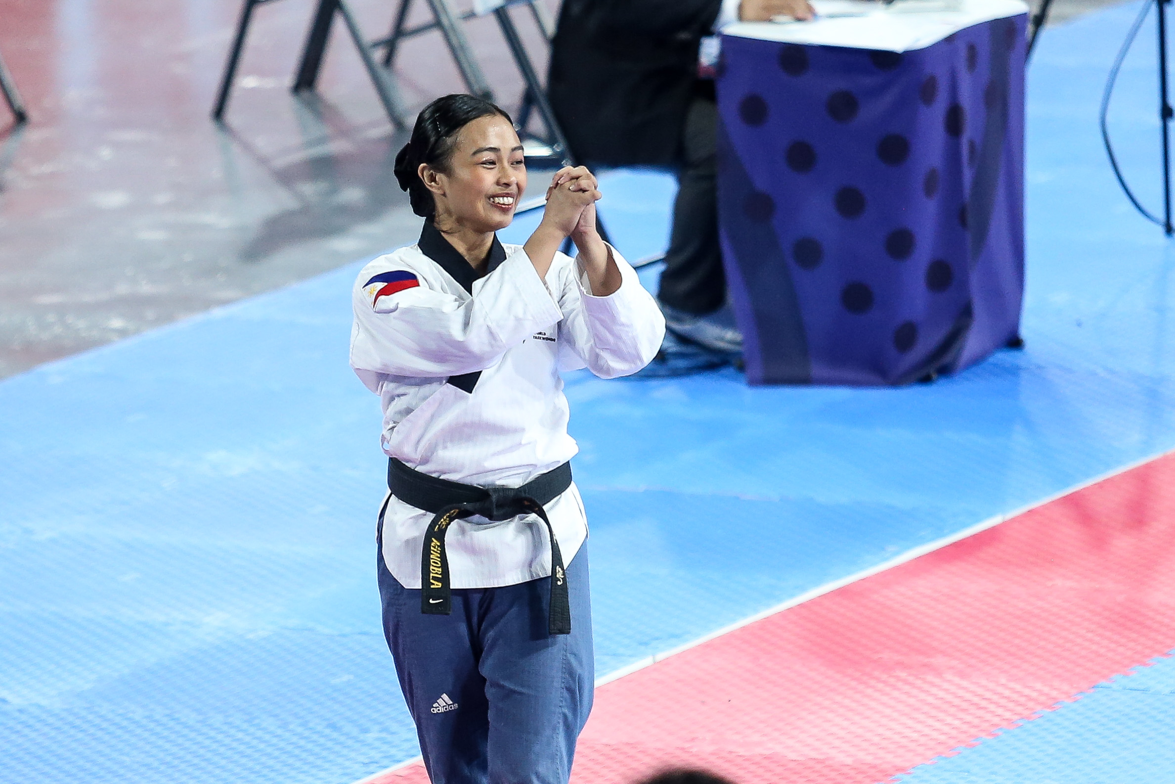 Jocelyn Ninobla de PH compite en el Recognize Poomsae Individual Femenino en los SEA Games 2019 en Ninoy Aquino Statdium.
