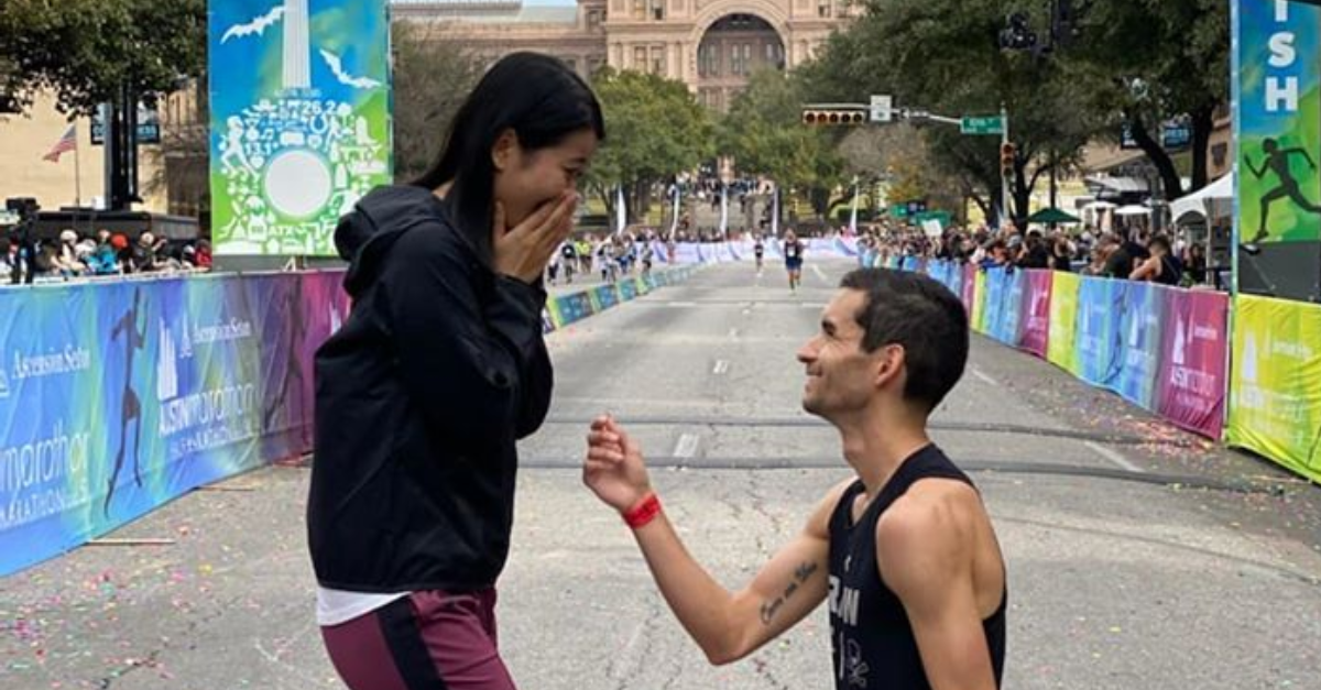 Runner proposes to GF after finishing first marathon Inquirer Sports