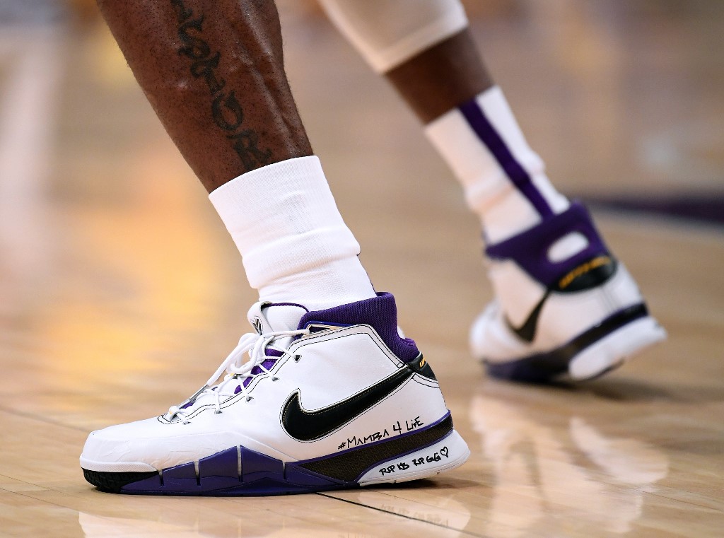 KicksStalker: LeBron wears Kobe sneakers for a change as tribute