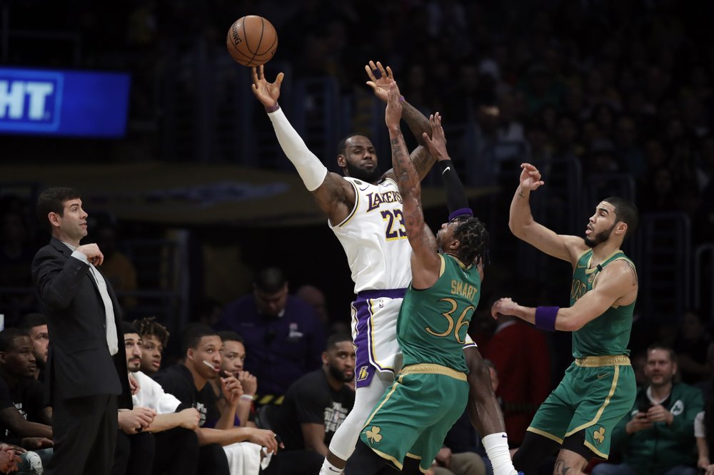 LeBron's clutch jumper sends Lakers past Celtics ...