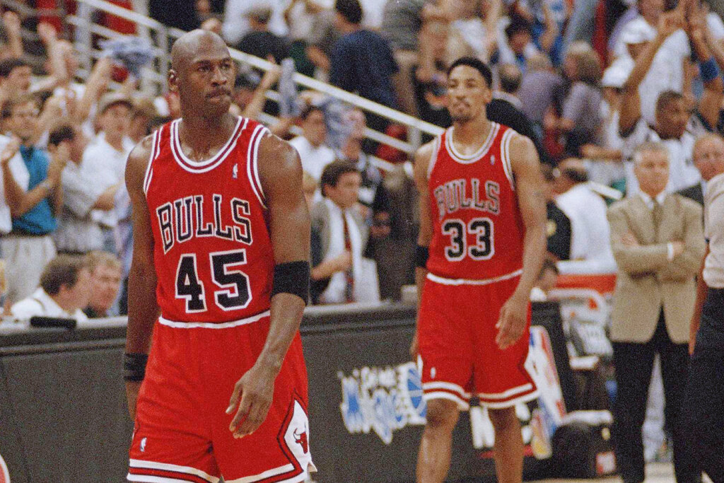 Chicago Bulls: Scottie Pippen goes off on Jordan and Phil Jackson
