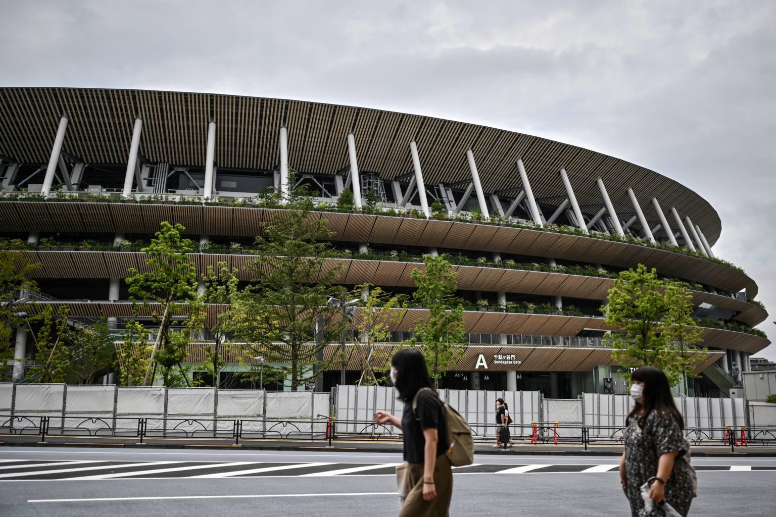 Japan athletes give Tokyo Olympic stadium a test run | Inquirer Sports