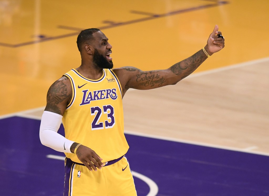 Lakers' James clears NBA COVID-19 protocols with negative tests