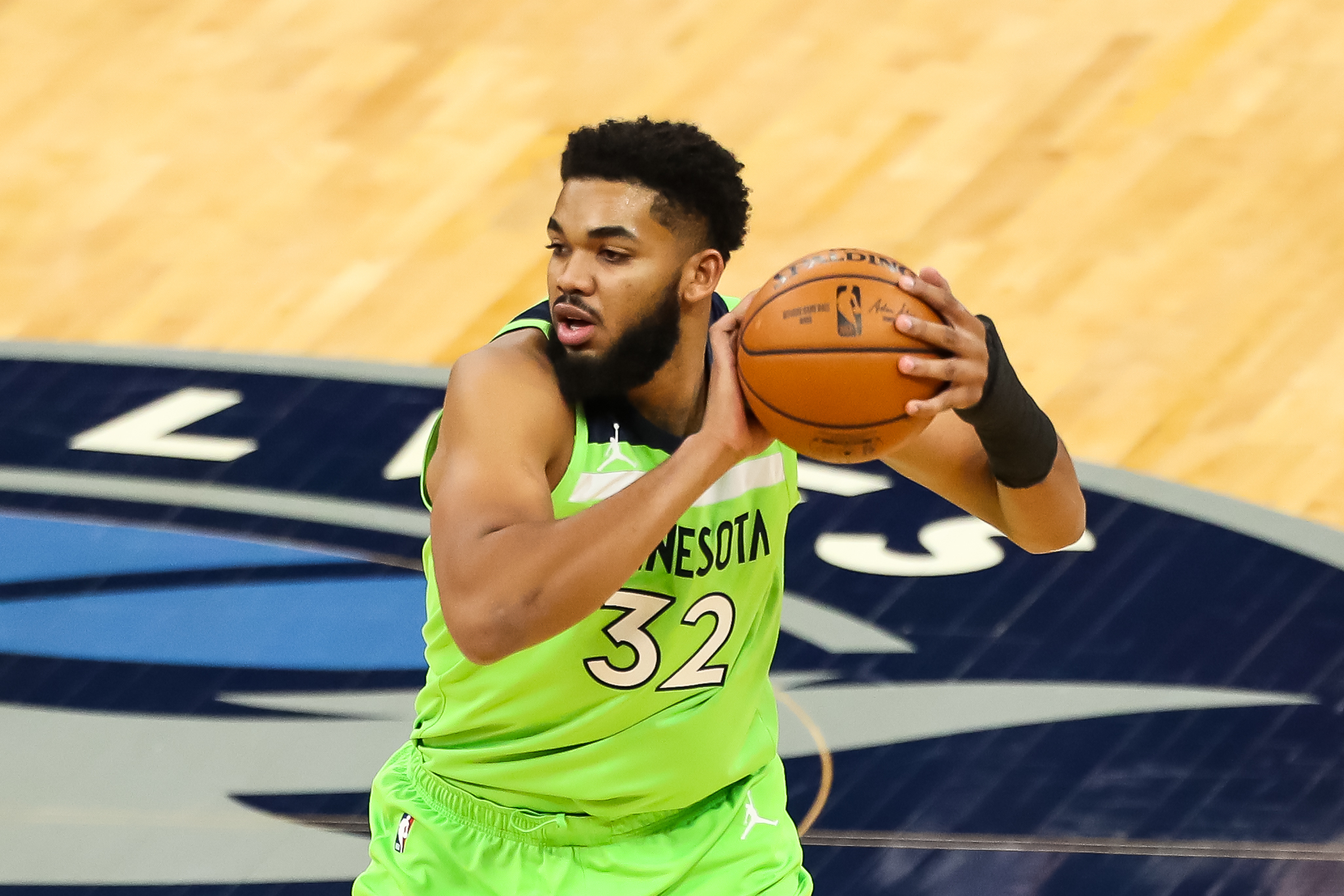 Karl Anthony Towns Wolves NBA