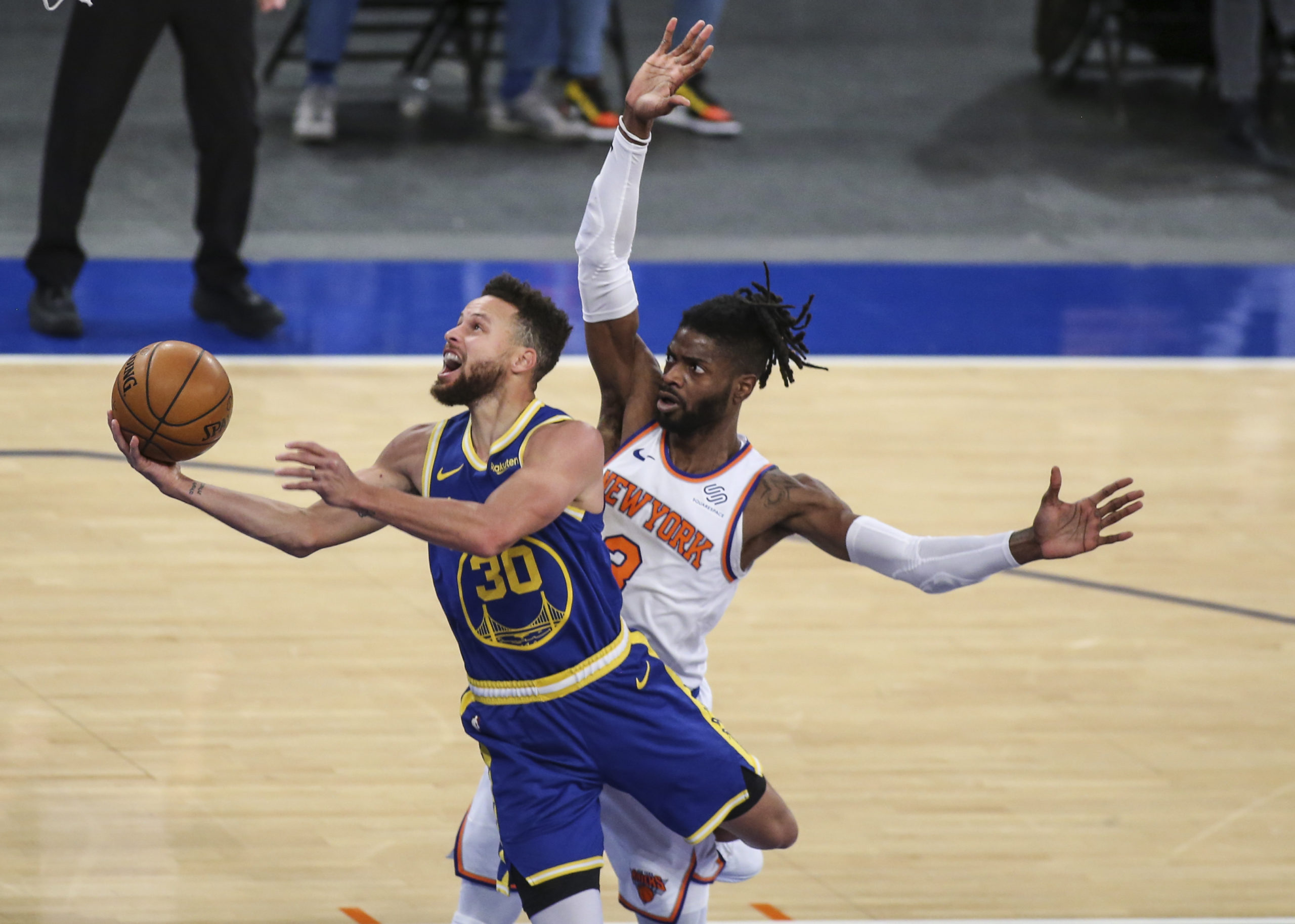 Steph Curry drops 37 as Warriors stop Knicks | Inquirer Sports