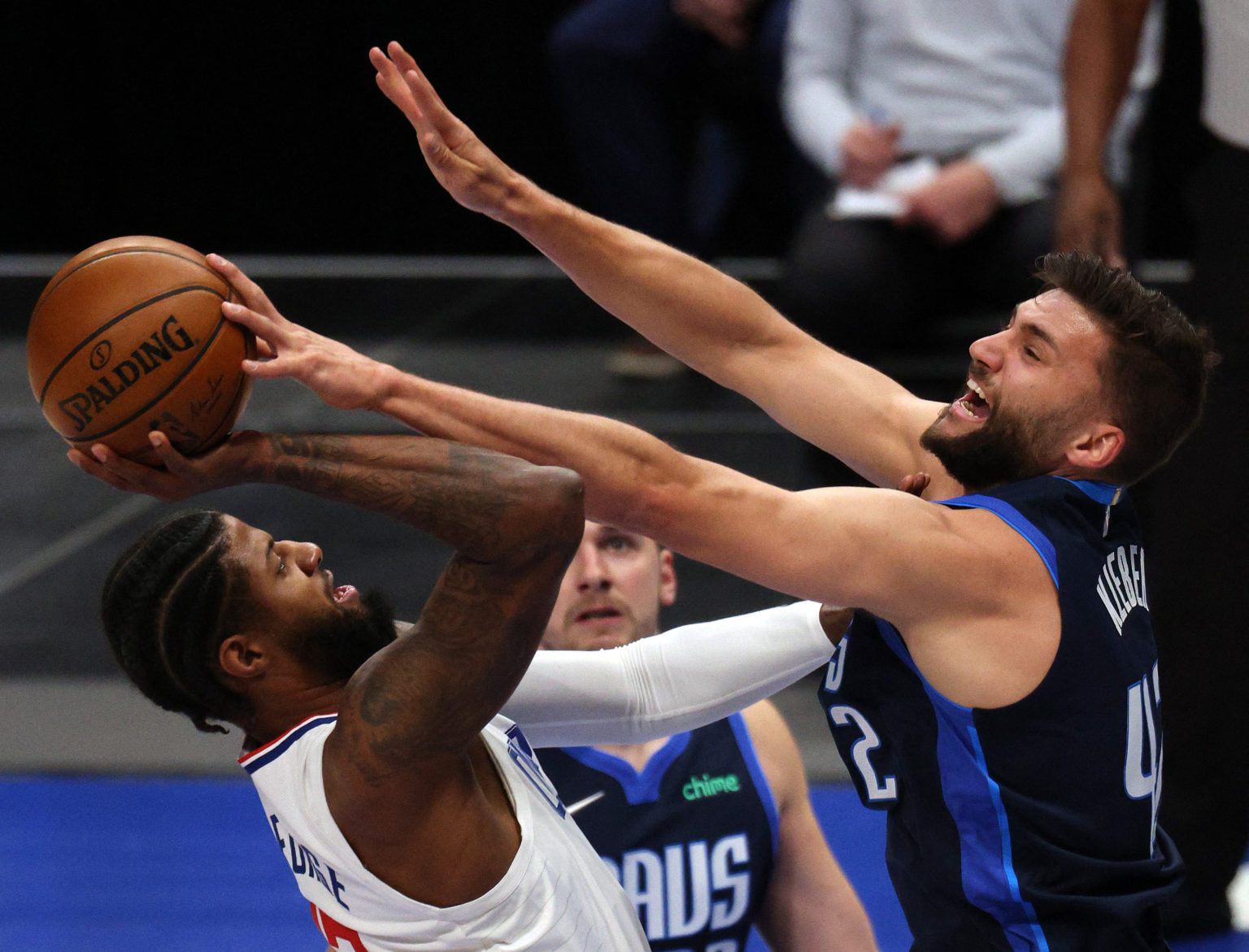 Luka Doncic nets 42 as Mavs split games with Clippers | Inquirer Sports