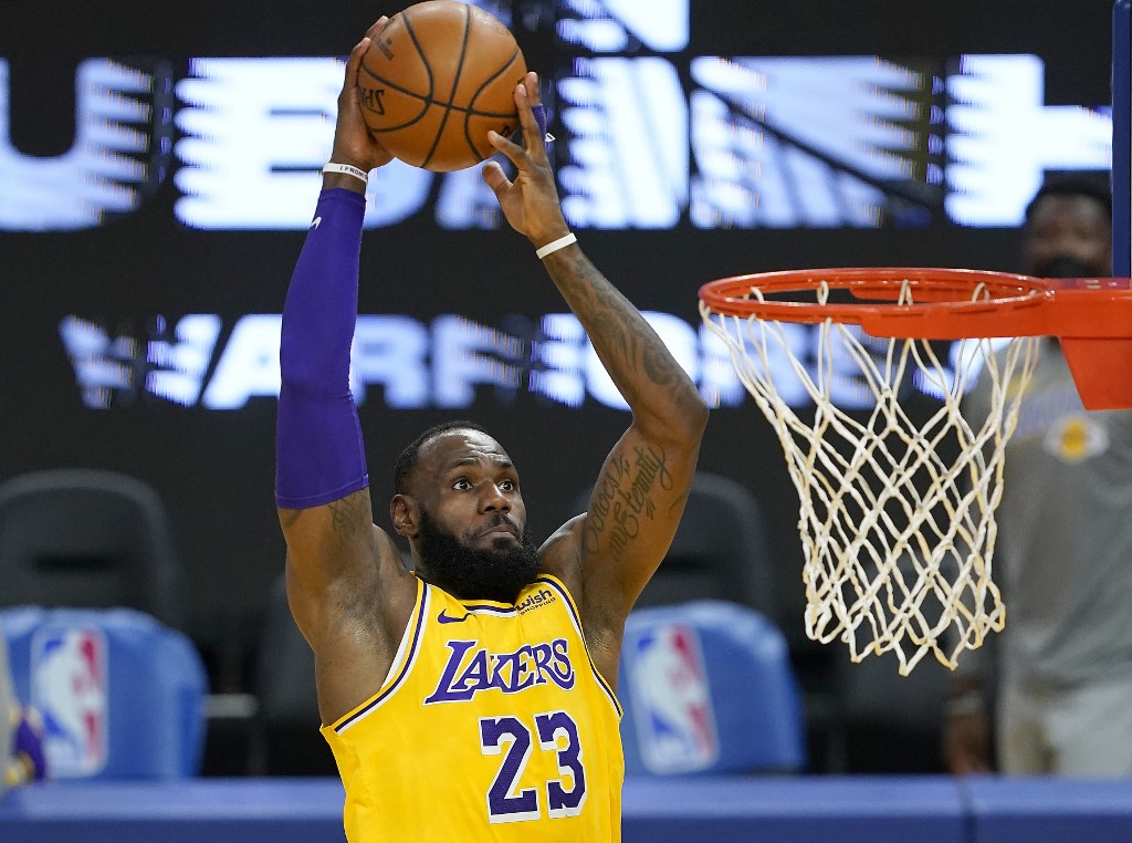 LeBron James Lakers Warriors