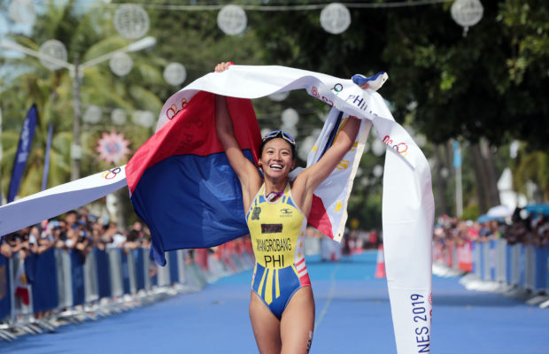 FILE–Filipino  triathlete Kim Mangrobang. INQUIRER PHOTO / GRIG C. MONTEGRANDE