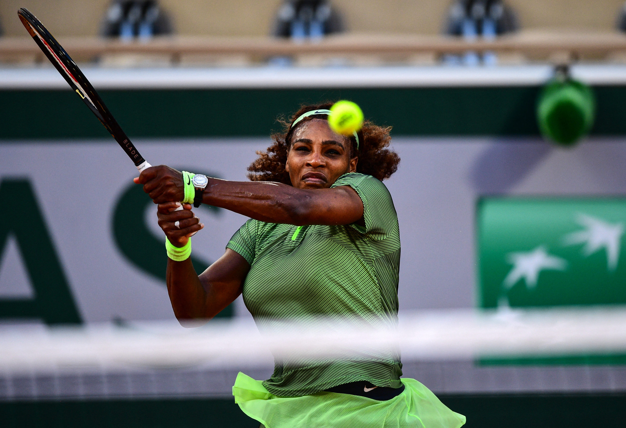 Serena drops out of WTA top | Inquirer Sports