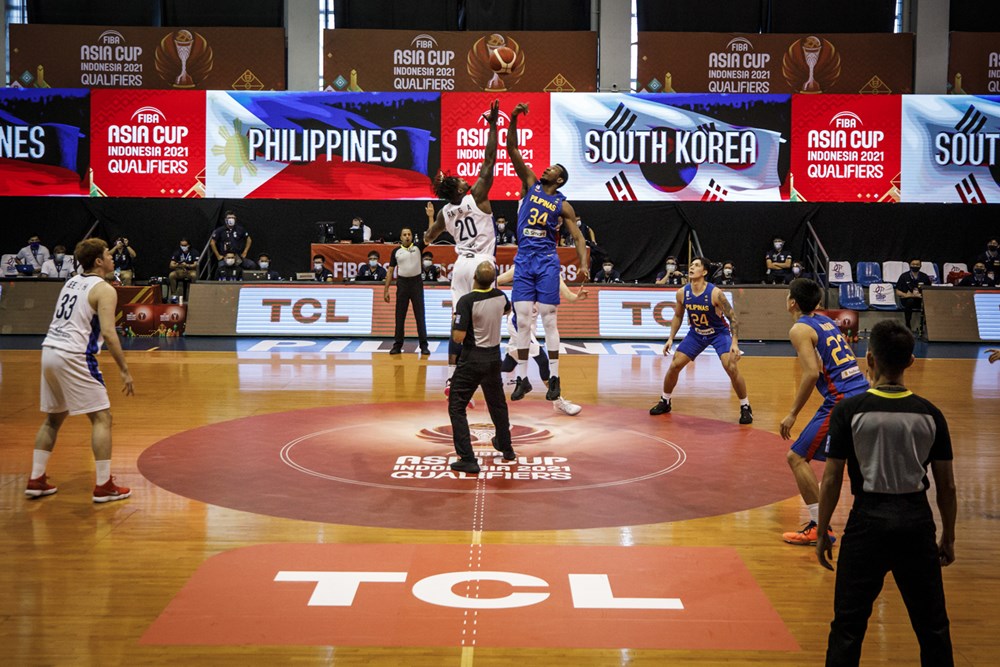 Tip off between Gilas Pilipinas and South Korea during the Fiba Asia Qualifiers.