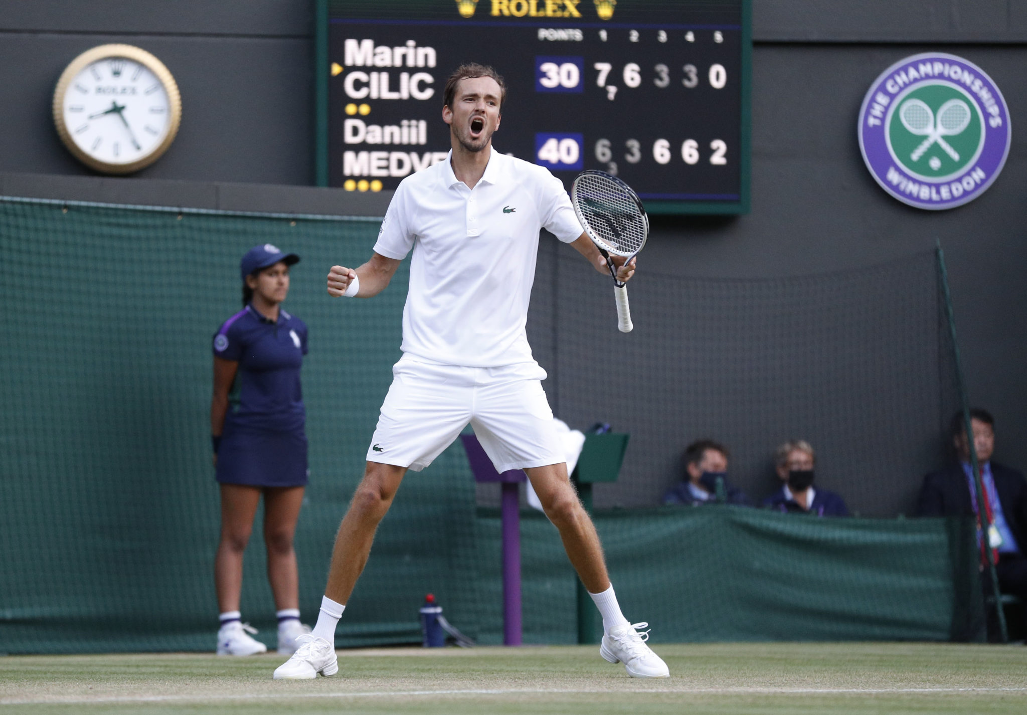 Medvedev rallies from down 02 to reach Wimbledon fourth round