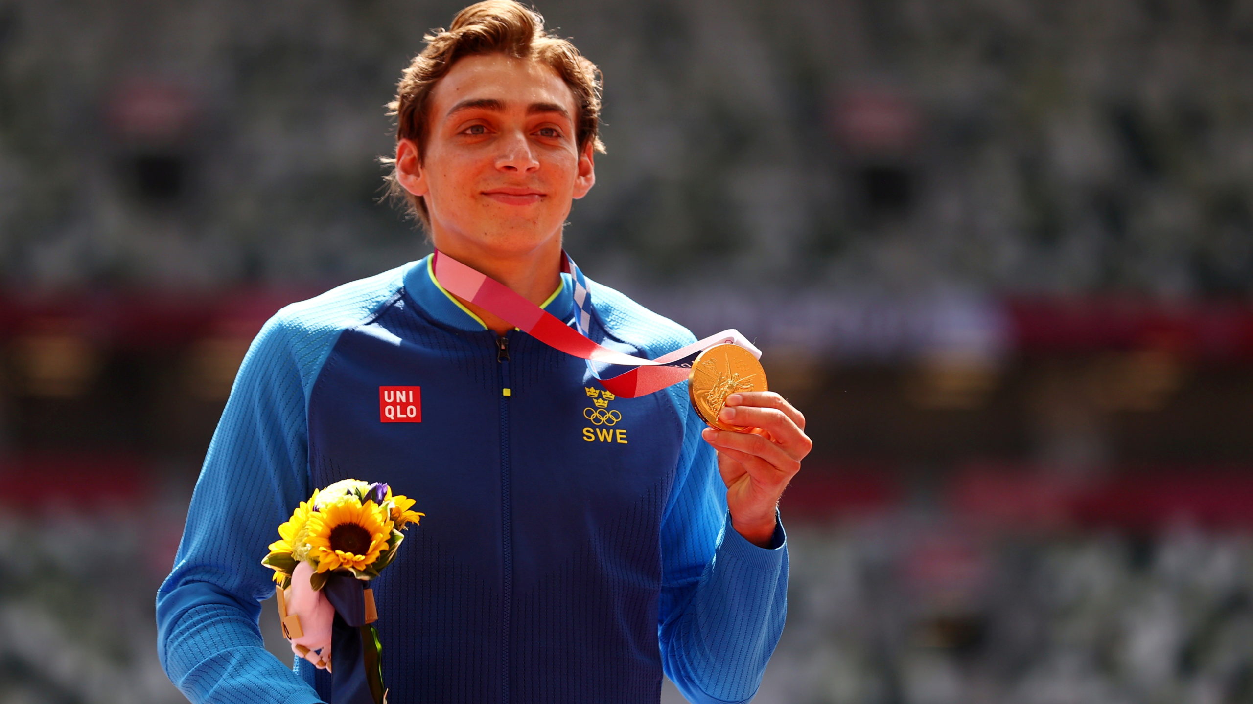  Armand Duplantis of Sweden celebrates with his gold medal