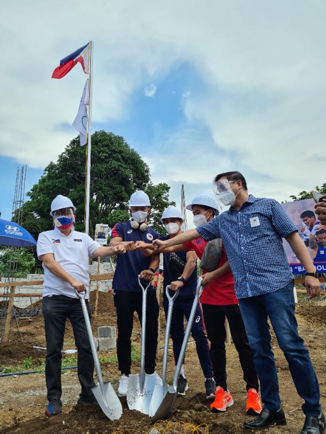 Nesthy Petecio, Carlo Paalam and Eumir Marcial during the groundbreaking ceremony for their house and lots in Tagaytay. 