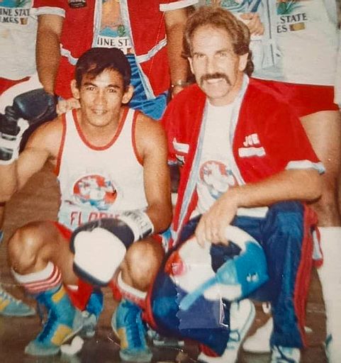 Former Olympic boxer Leopoldo Serantes (left).