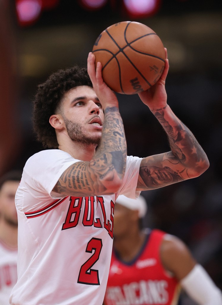 Lonzo Ball #2 of the Chicago Bulls shoots a free throw against the New Orleans Pelicans at the United Center on October 22, 2021 in Chicago, Illinois. 