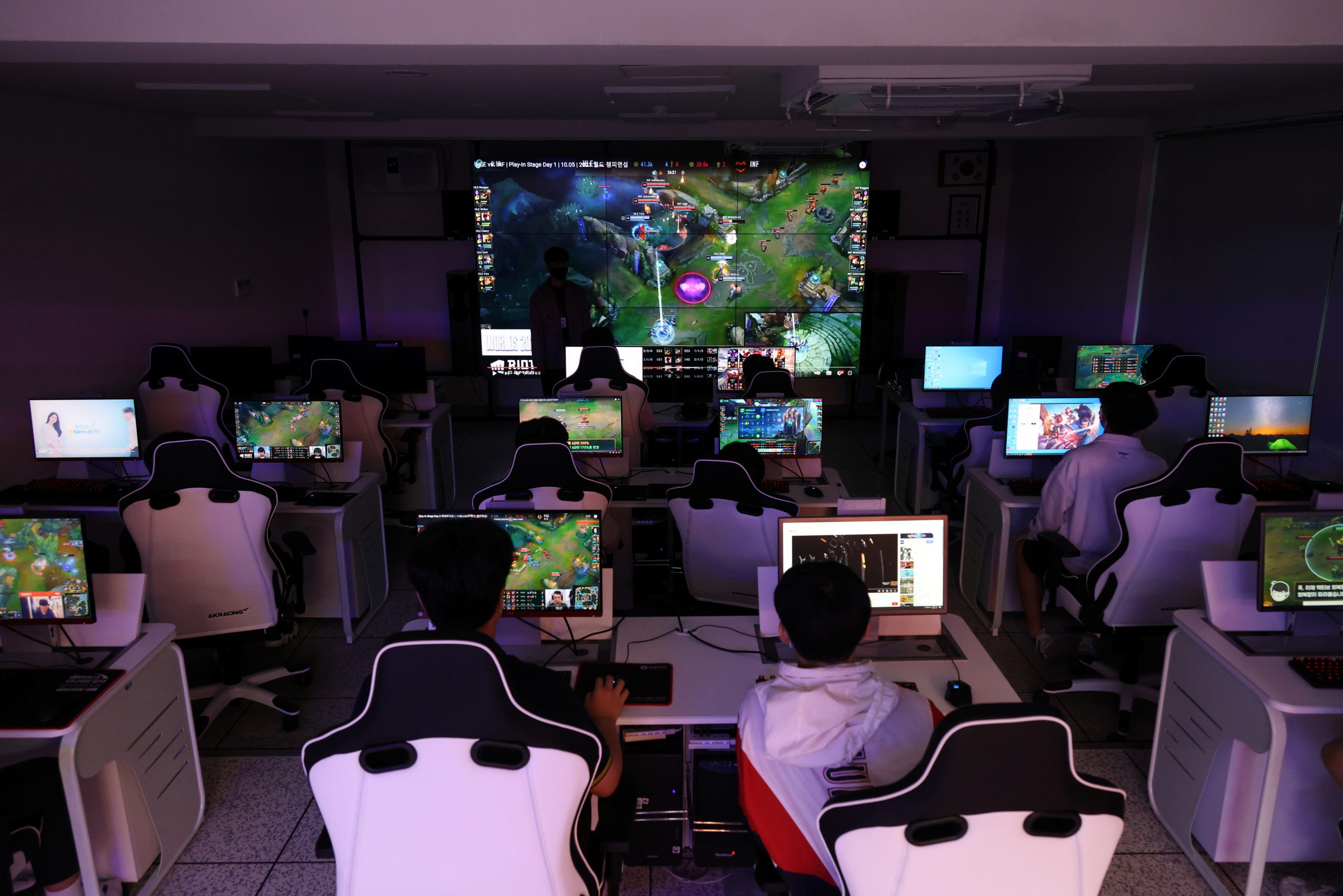 Students majoring in esports attend a class at Eunpyeong Meditech high school in Seoul, South Korea, October 7, 2021. Picture taken on October 7, 2021. 