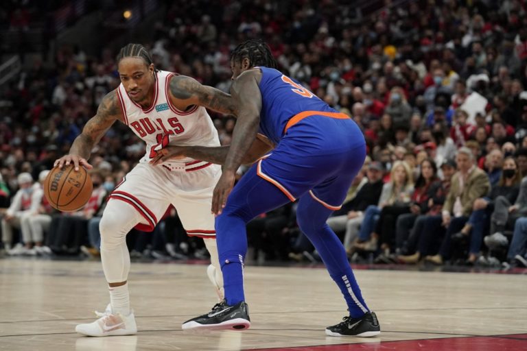 DeMar DeRozan's 31 Points Help Bulls Get By Knicks | Inquirer Sports