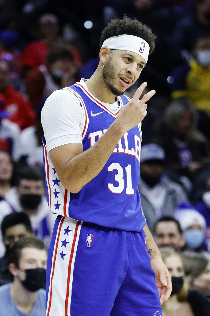 Seth Curry #31 of the Philadelphia 76ers reacts during the first quarter against the Orlando Magic at Wells Fargo Center on November 29, 2021 in Philadelphia, Pennsylvania