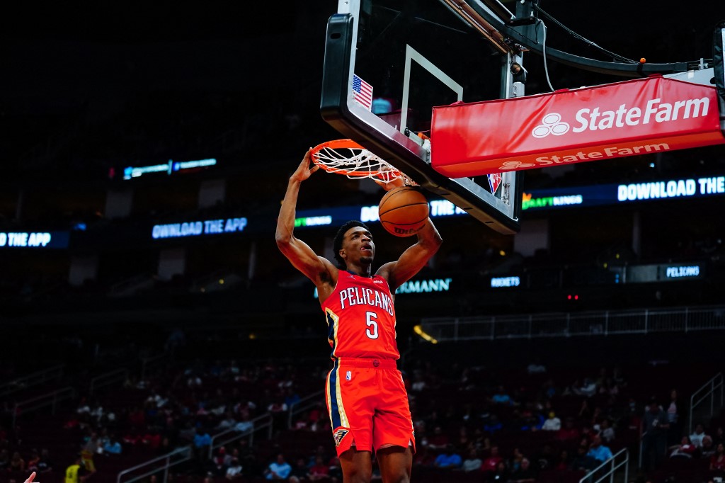 Herbert Jones #5 of the New Orleans Pelicans dunks the ball during the game against the Houston Rockets at Toyota Center on December 5, 2021 in 