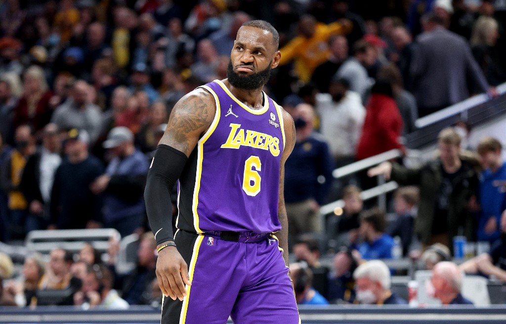 FILE - LeBron James #6 of the Los Angeles Lakers