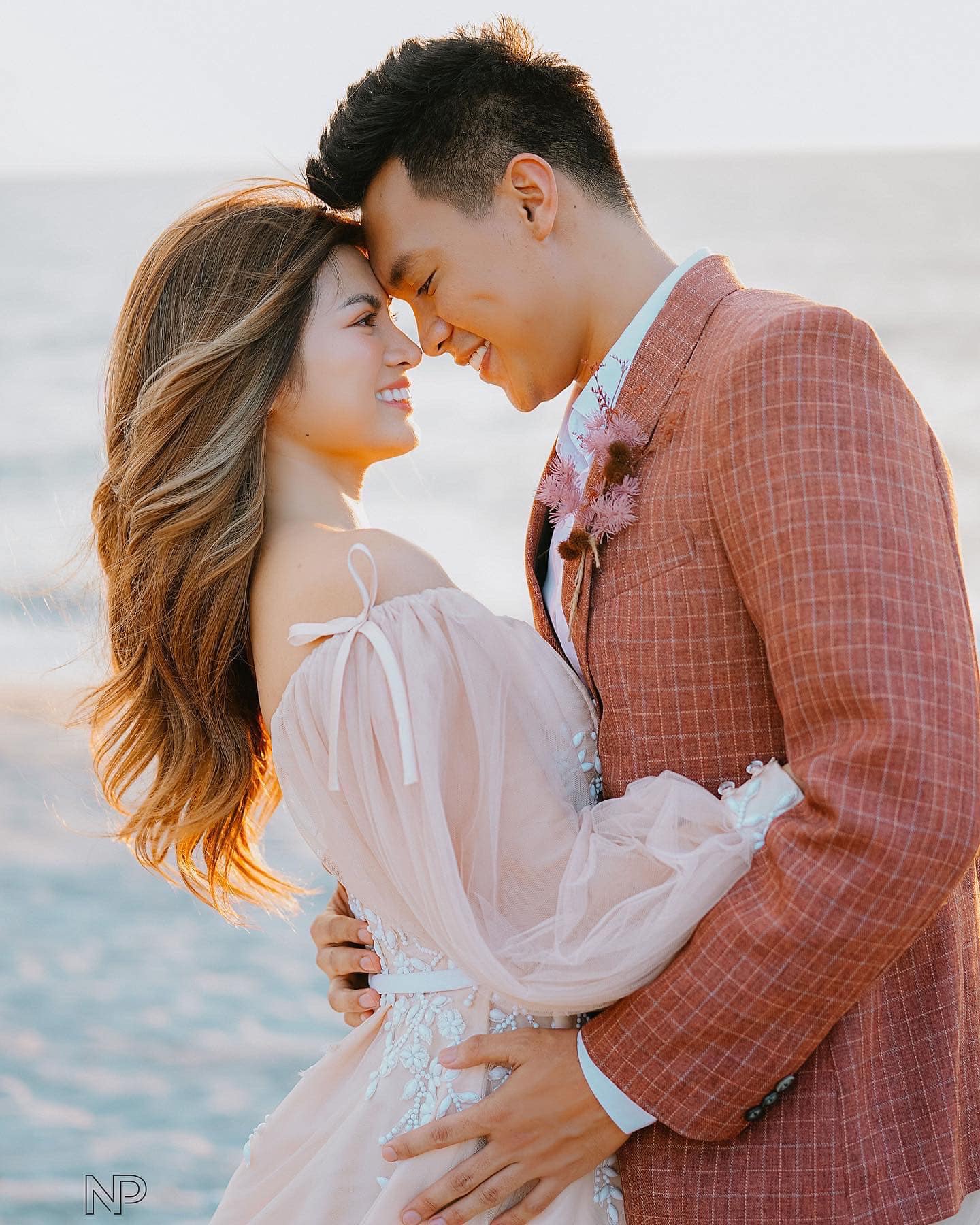 Scottie Thompson and his wife Jinky Serrano in a shoot.