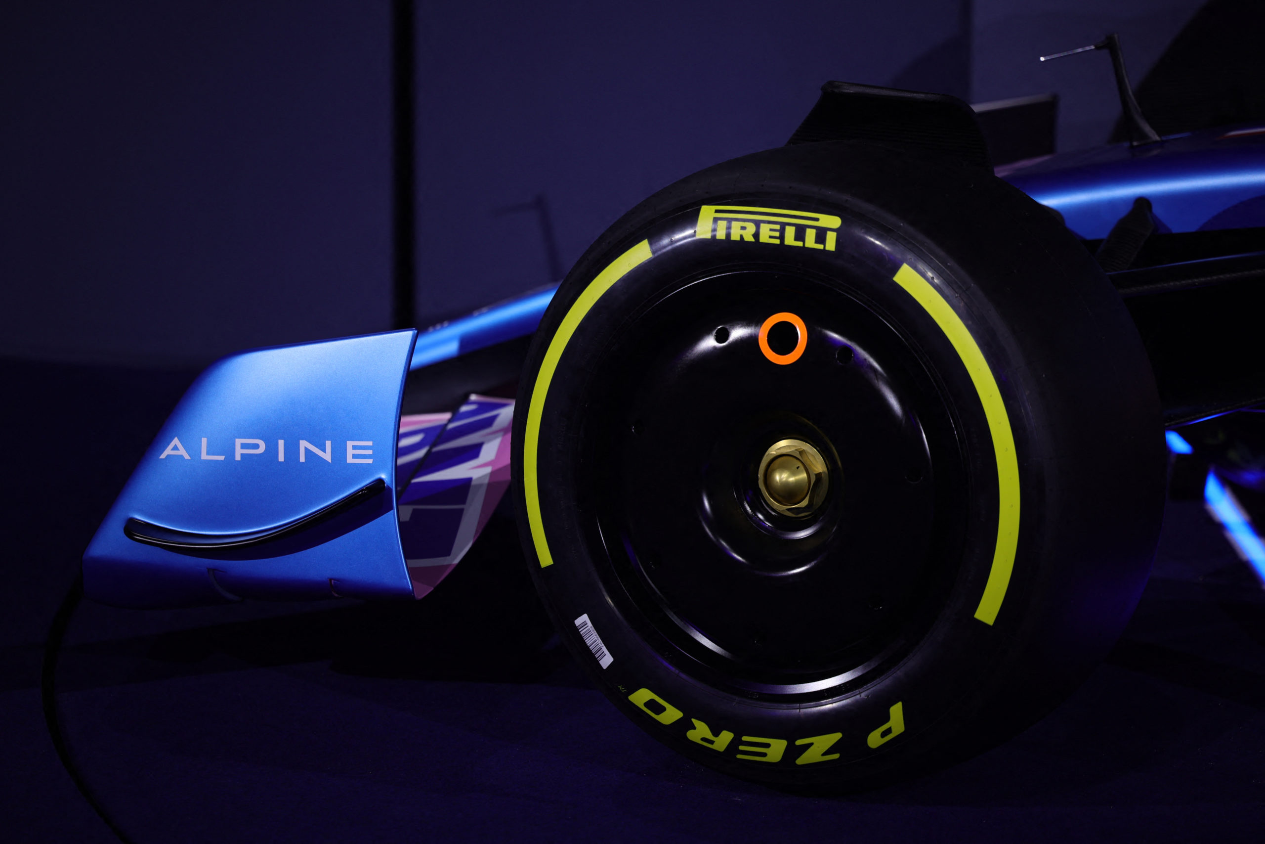 Formula Satu F1 - Peluncuran Alpine A522 - Palais de Tokyo, Paris, Prancis - 21 Februari 2022 Mobil baru Alpine A522 saat peluncuran REUTERS/Sarah 