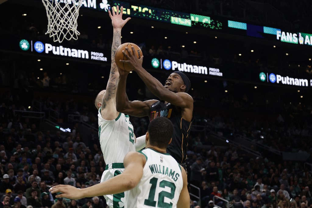 Jimmy Butler #22 of the Miami Heat goes to the basket against the Boston Celtics during the second quarter at TD Garden on March 30, 2022 in Boston, Massachusetts.