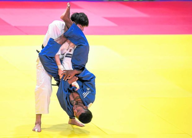 The Philippines’ Shugen Nakano (in white) is one of the favorites for the gold medal in Vietnam.
