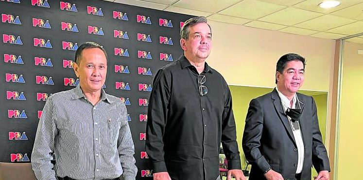 Former PBA commissioner Chito Salud (left) with PBA commissioner Willie Marcial (right) and Alaska board representative Dickie Bachmann