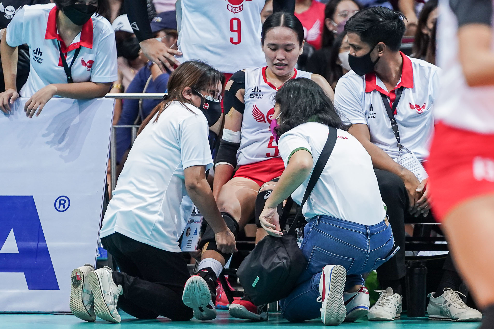 Grethcel Soltones injures her knee in Game 1 of the PVL Finals. PVL PHOTO