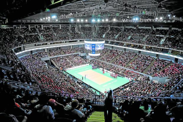 This wide shot shows the close to 17,000 screaming souls that added color to the heated action on the floor in the Premier Volleyball League semifinals last Sunday. —photo courtesy of PVL MEDIA BUREAU