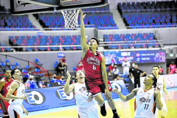 Scottie Thompson (No. 6) will continue to be the weapon at both ends for teachers and coaches Tim Cone (left photo).  —Photo taken from PBA IMAGES