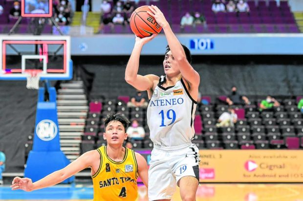 Tyler Tio (right) was on target for Ateneo during his time on the court against University of Santo Tomas. —UAAP MEDIA