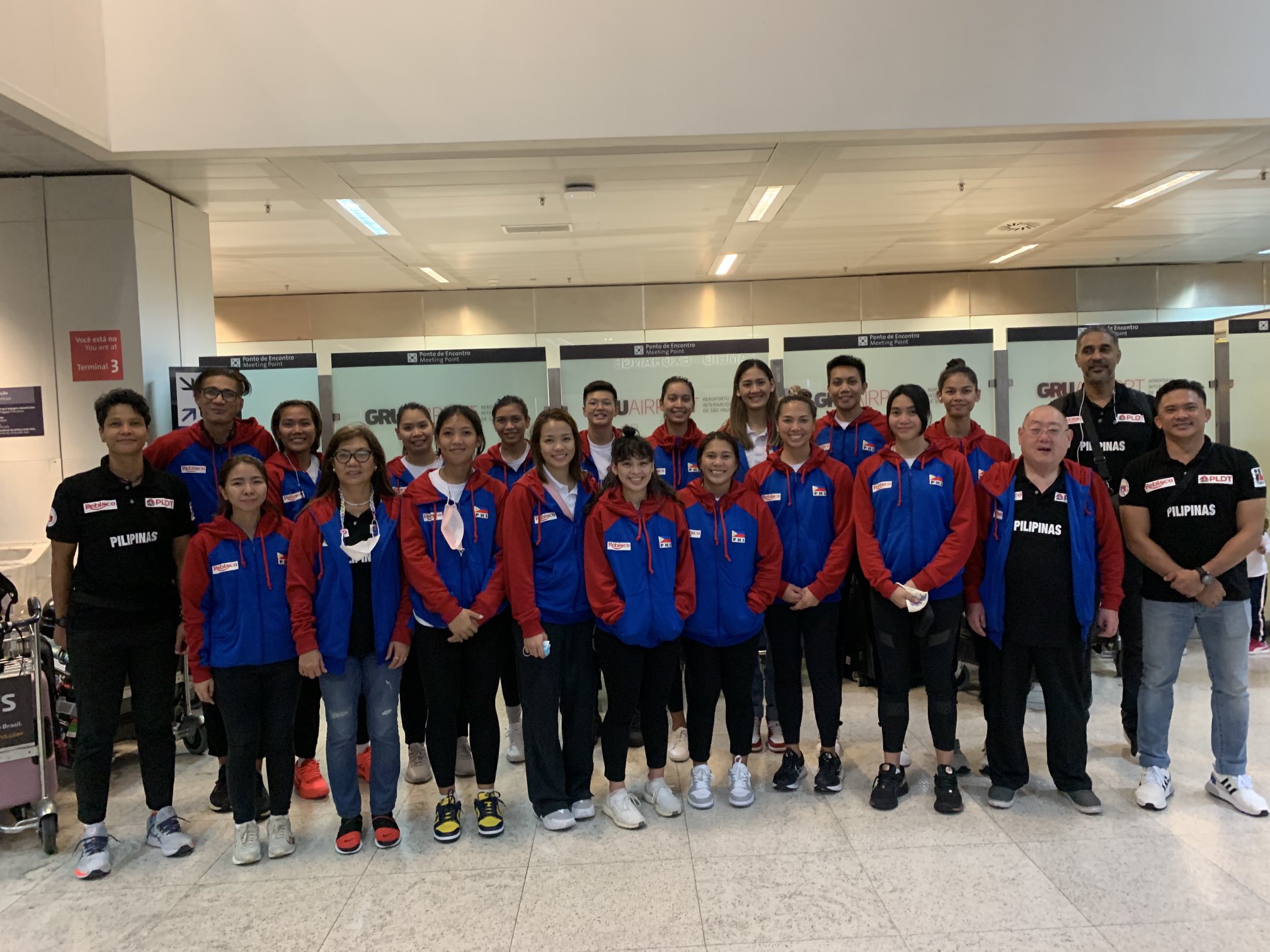 Philippin women's volleyball team upon arrival in Brazil for their SEA Games build up. JUNE NAVARRO/INQUIRER