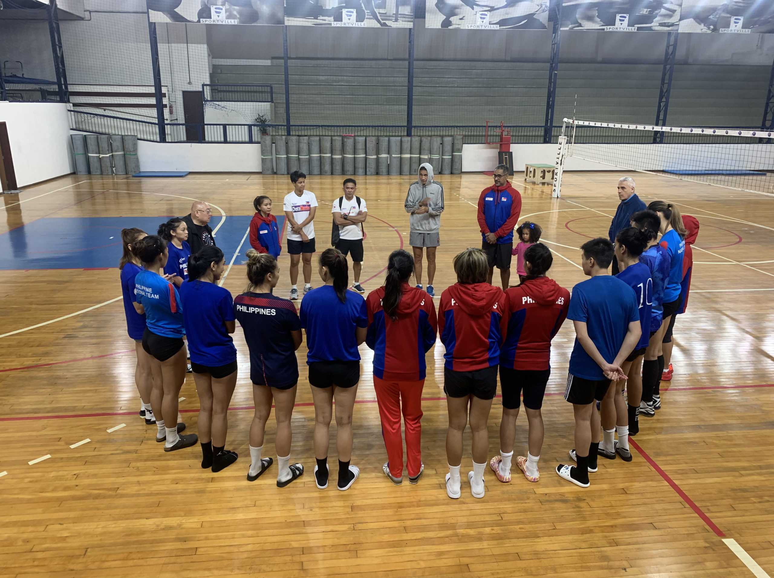 PH women's volleyball team before a practice session on Friday. JUNE NAVARRO/INQUIRER