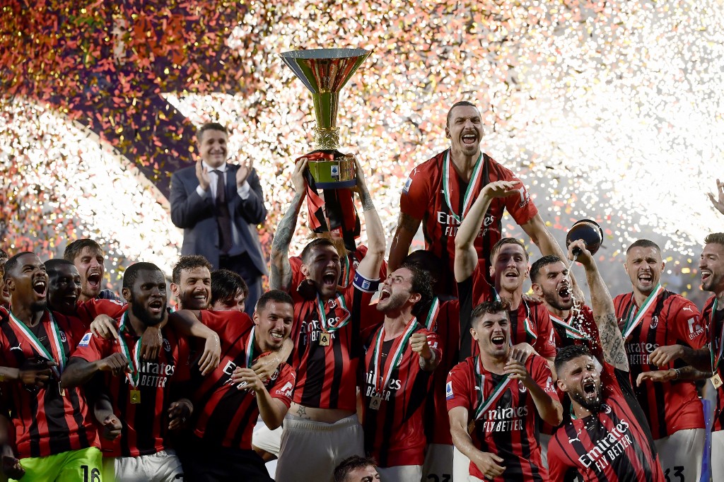 Il Milan conquista il suo primo titolo in Serie A in 11 anni dopo aver vinto a Sassuolo l’altro giorno